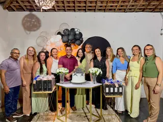 💙 Em comemoração ao Dia dos Professores, na noite desta sexta-feira (16) os professore...