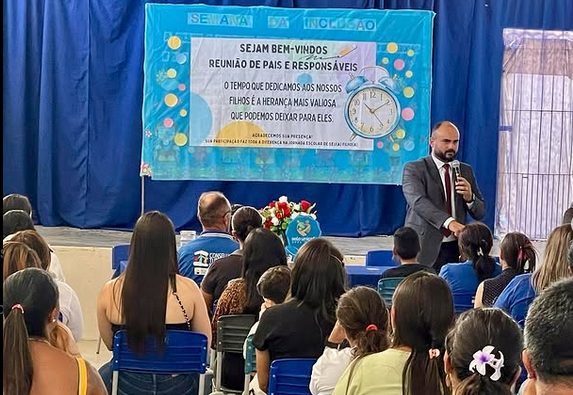 Promotor Dr. Yuri Rodrigues visita escolas de Santo André para fortalecer parceria com famílias