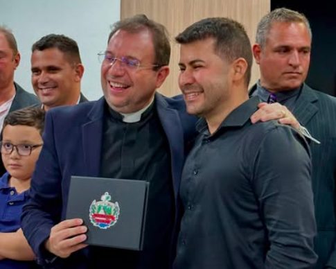 Sessão Solene de entrega do título de cidadão santoandreense ao Padre fabricio
