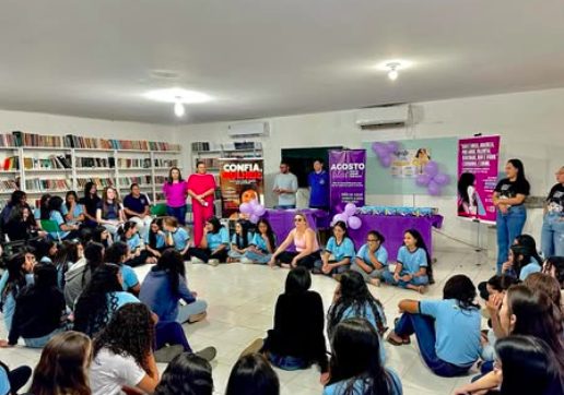 Agosto Lilás: Secretaria realiza atividade de conscientização sobre violência contra a mulher na Escola Fenelon Medeiros